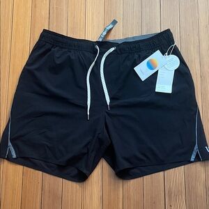 NWT Vuori men’s Trail Short